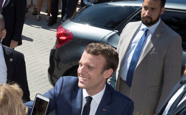 Alexandre Benalla voyage avec un passeport diplomatique