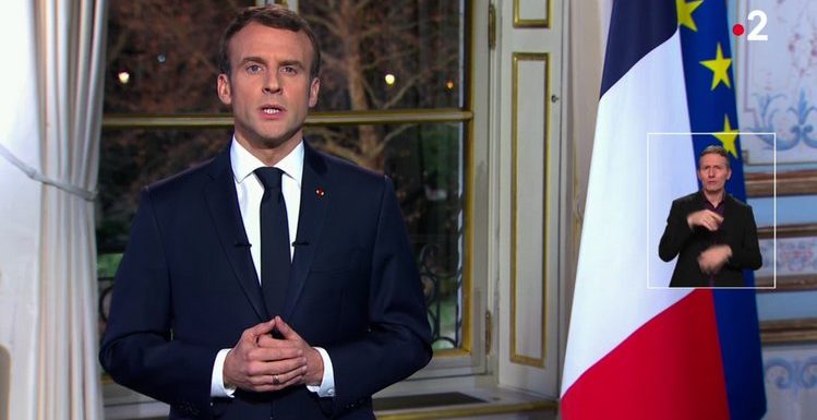 Vœux 2019 : Macron dénonce les partis extrémistes en Europe et « les portes-voix d’une foule haineuse [qui] s’en prennent aux élus, aux forces de l’ordre, aux journalistes, aux juifs, aux étrangers, aux homosexuels »
