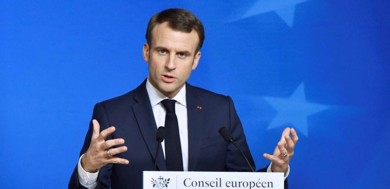« Gilets jaunes » : pour Emmanuel Macron, la France « a besoin de retrouver un fonctionnement normal »