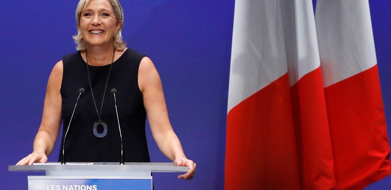 Marine Le Pen, seule personnalité politique dont la cote de popularité augmente