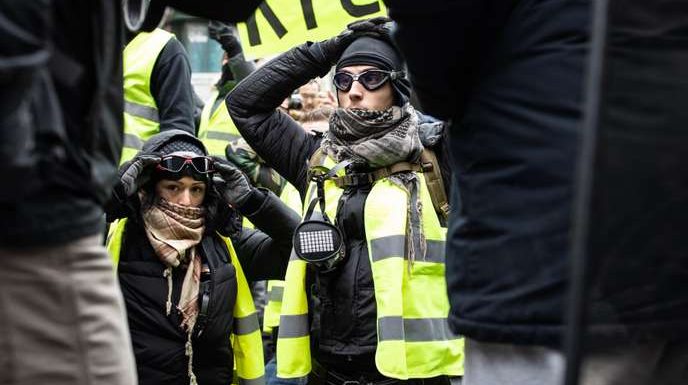 « Gilets jaunes » : mobilisation en forte baisse, 46 gardes à vue à Paris