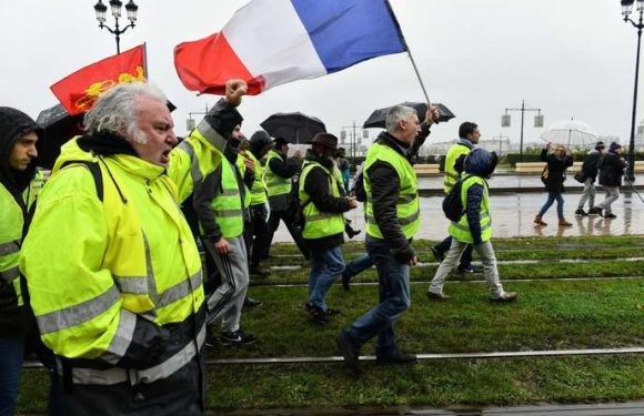 « Gilets jaunes » : mobilisation en forte baisse avec environ 65 000 manifestants en France