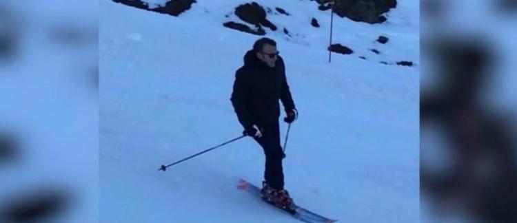 Les conseillers d’Emmanuel Macron lui recommandent d’annuler ses vacances de Noël au ski pour ne pas exciter les Gilets Jaunes