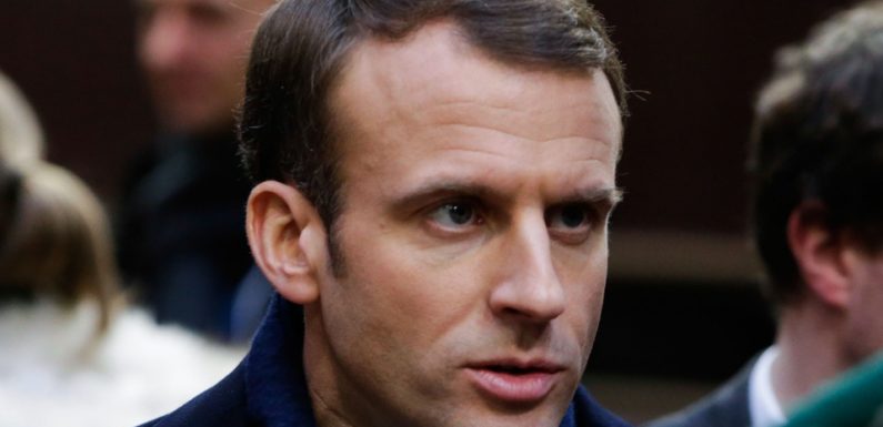 Emmanuel Macron présente ses vœux aux Français en toute sobriété