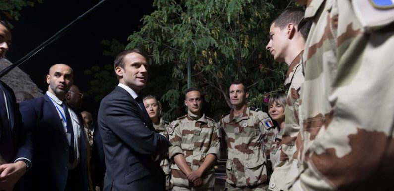 «Aucune économie sur la défense et nos armées» pour financer les mesures sur le pouvoir d’achat, annonce Macron