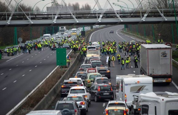 «Gilets jaunes»: Mobilisation en net recul à Paris et en province ce samedi