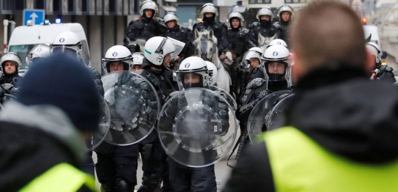 Un policier témoigne : « Avec les Gilets jaunes, on enchaîne les heures supplémentaires sans être payé »