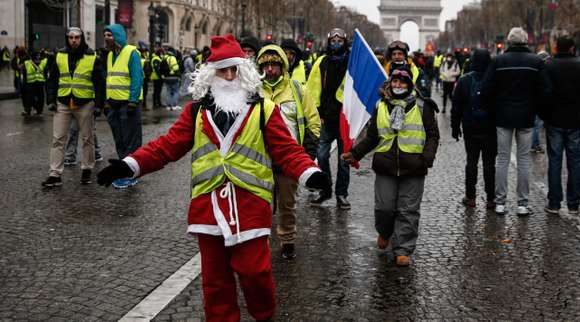 À Paris et en régions : les images de l’« acte V » de la mobilisation des « gilets jaunes »
