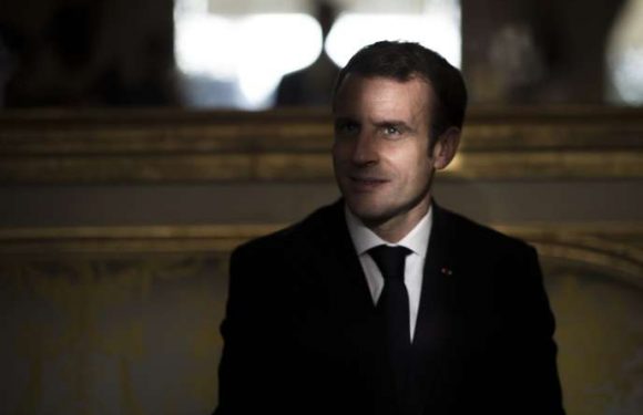Emmanuel Macron, à huis clos en son palais