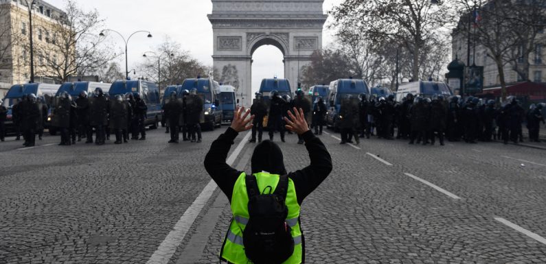 Malgré des violences, l’acte IV des gilets jaunes évite le pire mais met Macron sous pression – Le HuffPost