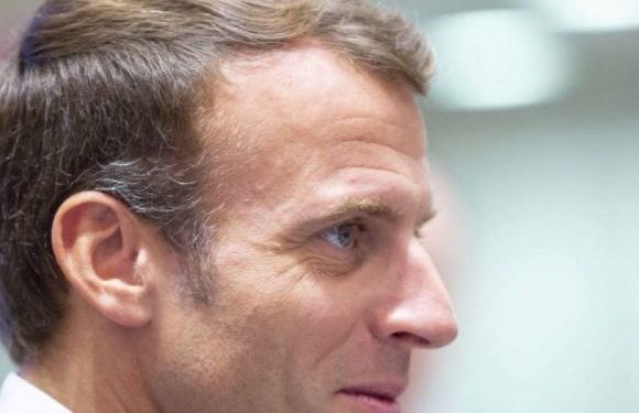 Macron : droit dans le mur, et il remet ça !