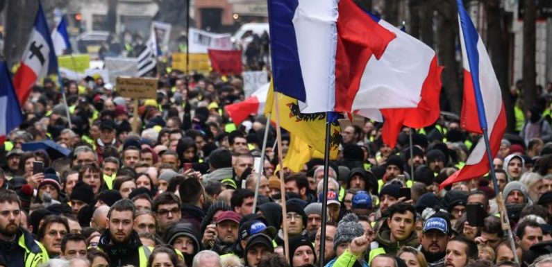 Le mouvement « gilets jaunes » repart de plus belle, mobilisation en forte hausse ce samedi en France