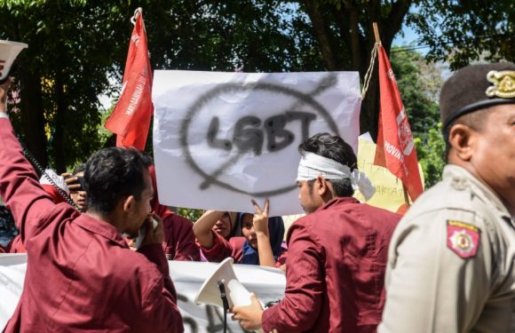 Indonésie : un groupe d’islamistes mène un raid contre une organisation de lutte contre le VIH