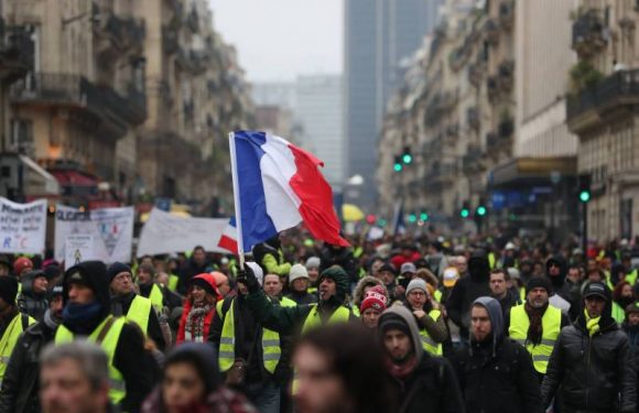 Dixième manifestation de « gilets jaunes », malgré le « grand débat »
