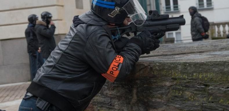 LBD : en réalité, le ministère n’oblige pas vraiment les policiers à filmer leurs tirs