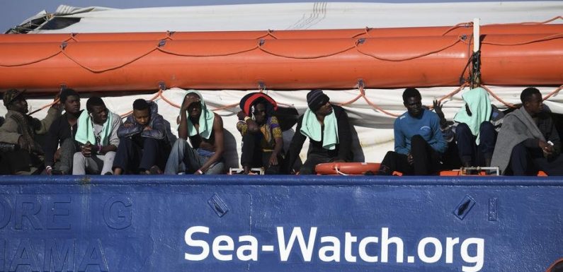 Après 12 jours en mer, les migrants du Sea-Watch 3 vont débarquer en Italie