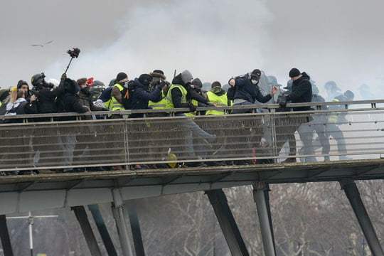 Crise des gilets jaunes : qui est le boxeur qui a tabassé un gendarme samedi ? – Linternaute.com