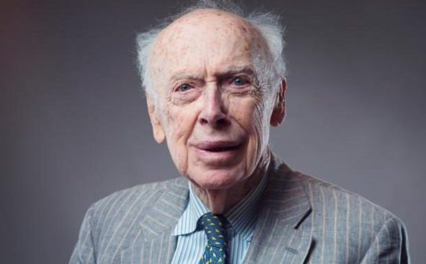 Le généticien James Watson, pionnier de l’ADN et prix Nobel, déchu de ses titres pour ses propos controversés sur la race et l’intelligence