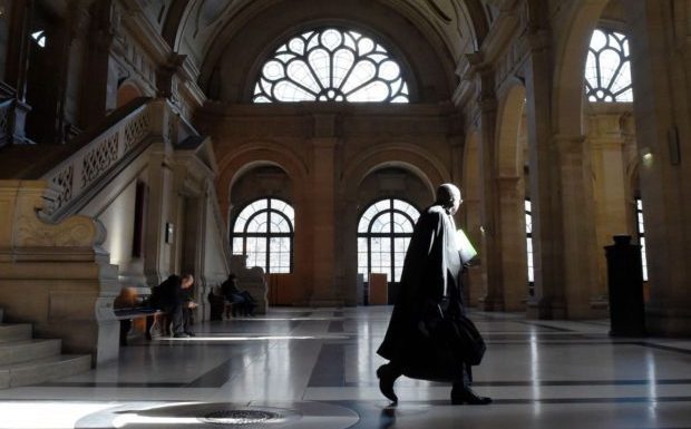 Un avocat parisien, proche d’Amnesty International et de RESF, placé en garde à vue pour soupçons de financement du terrorisme islamiste