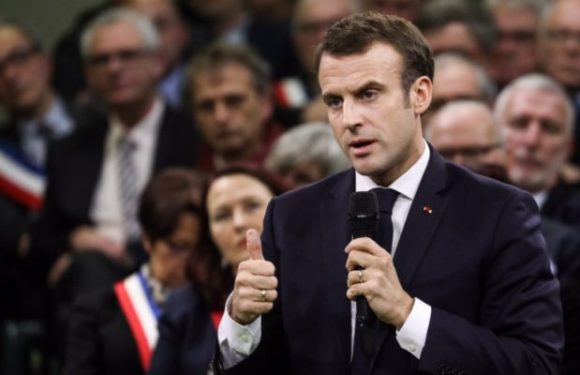 Emplacement, sélection orientée des maires et questions imposées, l’envers du décor de la rencontre du président avec les maires à Bourgtheroulde