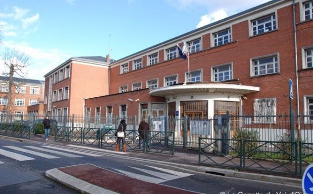 Enghien-les-Bains (95): Huit jeunes écroués après avoir tabassé et poignardé un adolescent devant le lycée