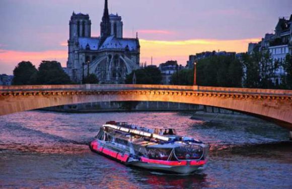 Paris : des visites touristiques seraient-elles une solution pour mieux intégrer les réfugiés?