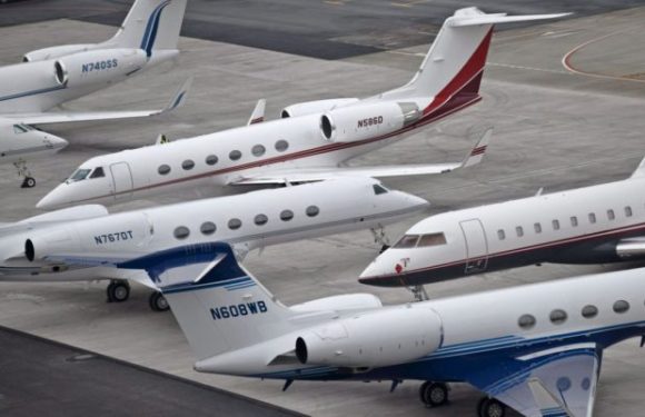 A Davos, l’élite se préoccupe du climat mais vole en jet privé