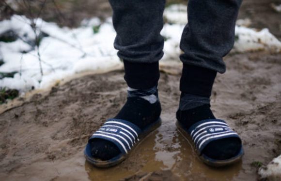 Bosnie-Herzégovine : Reportage dans le camp de migrants de Velika Kladusa