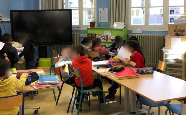 Bilan du dédoublement des CP/CE1 : positif dans les classes concernées, mais les autres souffrent