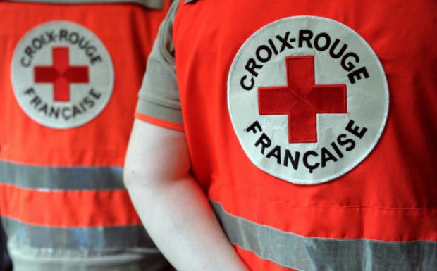 Jeunes migrants à Paris: la Croix Rouge accusée de ne « pas respecter ses principes » par plusieurs ONG