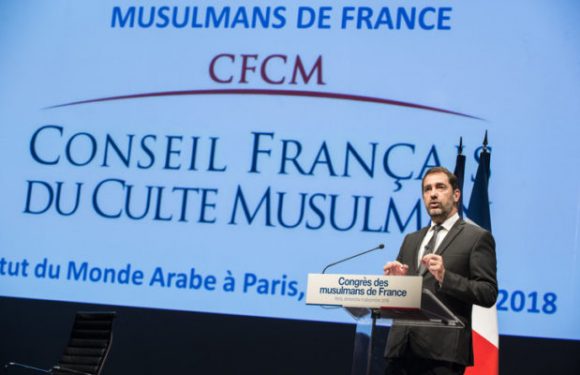 Vœux au culte musulman : Castaner défend la réforme de la loi sur la laïcité