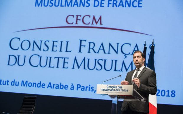 Vœux au culte musulman : Castaner défend la réforme de la loi sur la laïcité