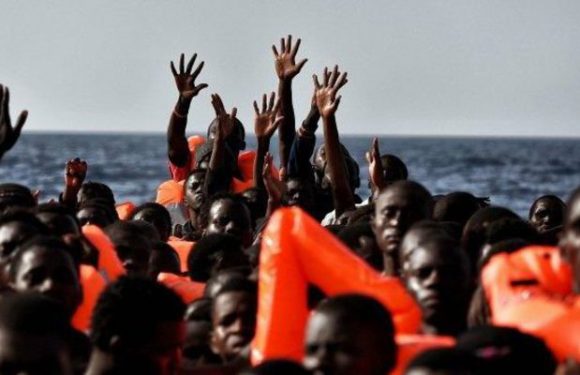 Selon le renseignement italien, des passeurs chercheraient à couler volontairement des bateaux de migrants afin d’émouvoir l’Occident
