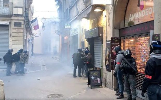 Gilets jaunes : à Montpellier, la BRI a tiré au fusil à pompe avec des munitions en plastique