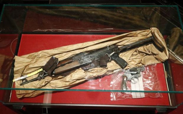 Musée juif de Bruxelles: un avocat cambriolé, une fausse Kalachnikov retrouvée à la place du dossier Nemmouche