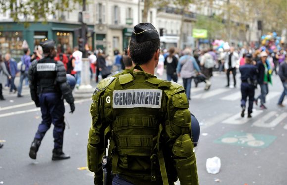 Facing unpaid overtime, cuts and austerity, French cops threaten to join Gilets Jaunes protesters