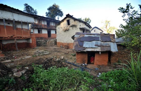 Népal: une femme bannie de son village pendant ses menstruations meurt