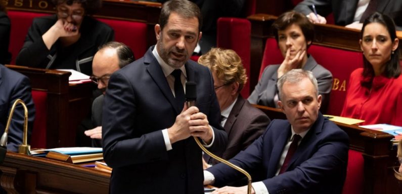 « Anticasseurs » : feu vert de l’Assemblée à des interdictions administratives de manifester
