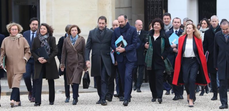 Au gouvernement, avec 19 hommes et 17 femmes, la parité n’est plus respectée