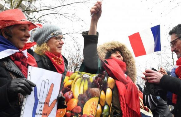 « Foulards rouges » : un organisateur dénonce « beaucoup de désinformation » autour du mouvement