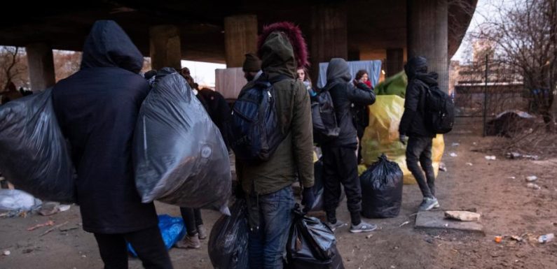 Paris : près de 140 migrants évacués d’un campement insalubre