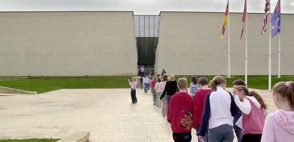 La Seconde Guerre mondiale, sans juifs ni déportation