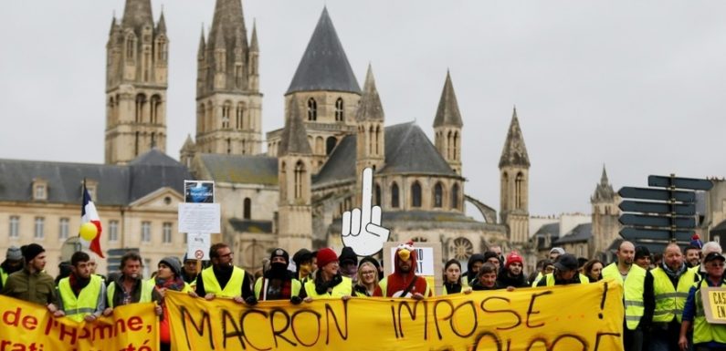 Les « Gilets jaunes » de nouveau dans la rue après les premiers débats