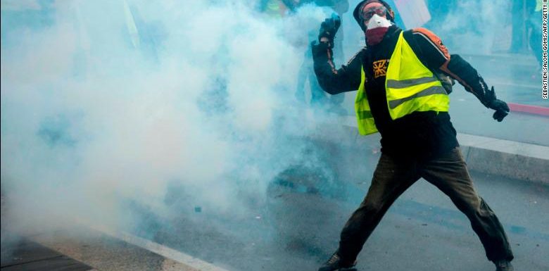 Yellow vest protester seriously wounded in Paris during 11th week of marches