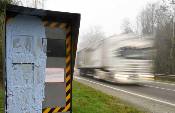 Gilets jaunes protesters vandalize 60% of France’s speed cameras