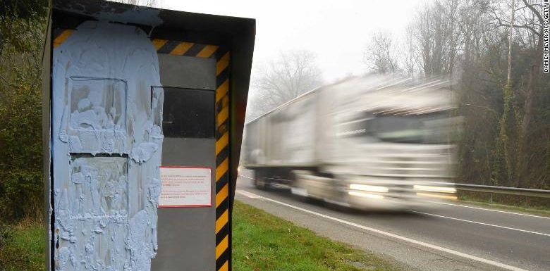 Gilets jaunes protesters vandalize 60% of France’s speed cameras