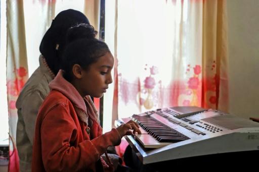 Au Yémen en guerre, des enfants trouvent du réconfort dans la musique