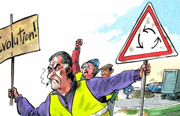 Inevitably, France’s gilets jaunes protesters debate the metaphysics of roundabouts