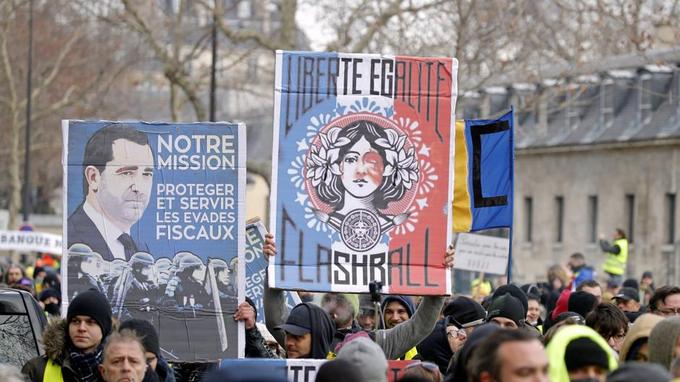 EN IMAGE – « Liberté, égalité, flashball » : le tableau dans le bureau de Macron détourné