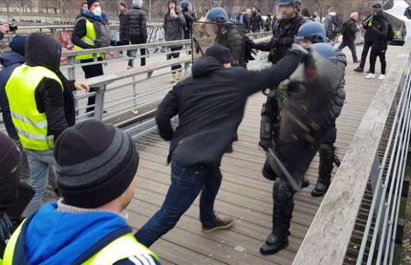 Agression de gendarmes à Paris : l’ex-boxeur déféré en vue d’une comparution immédiate